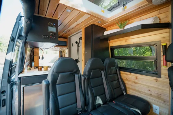 Vanna Adventure Vans Ek5