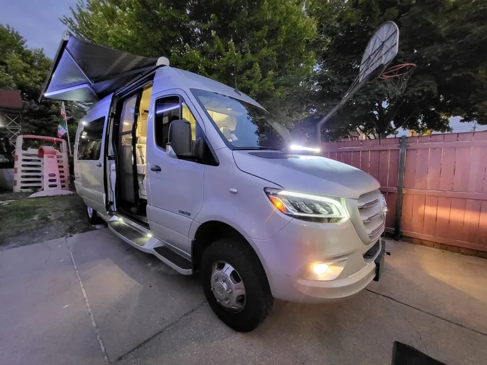 Midwest Design Patriot 4X4 camper van rental in Chicago Illinois exterior view