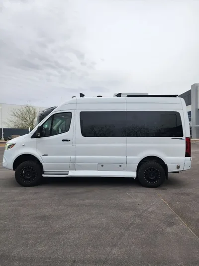 Patriot FD2 Camper Van Rental in Las Vegas, Nevada camper van rental