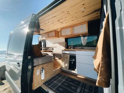2020 Mercedes-Benz Sprinter 4x4 Camper Van Rental in Thousand Oaks, California camper van rental