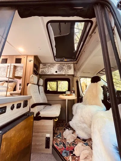 2023 Winnebago Eurovan Camper Eurovan Camper Camper Van Rental in Bellevue, Washington camper van rental