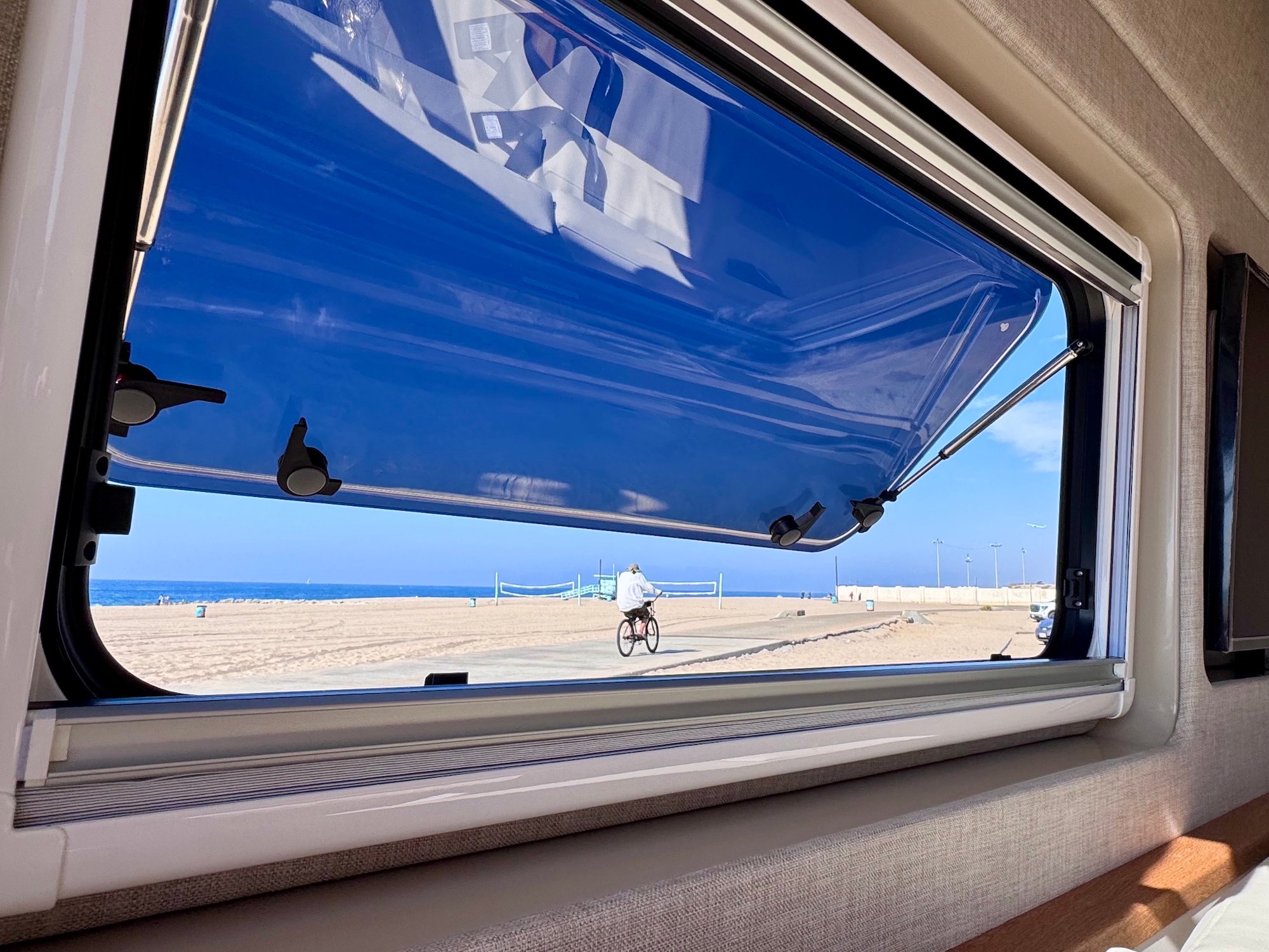 2025 Noovo Plus Rental Los Angeles - windows 2025 Noovo Plus Rental Los Angeles - windows