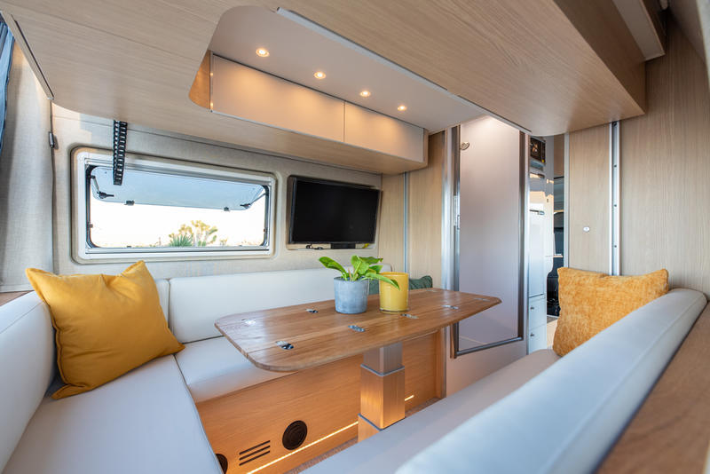 Dallas-Fort-Worth-Noovo Plus rental - u lounge