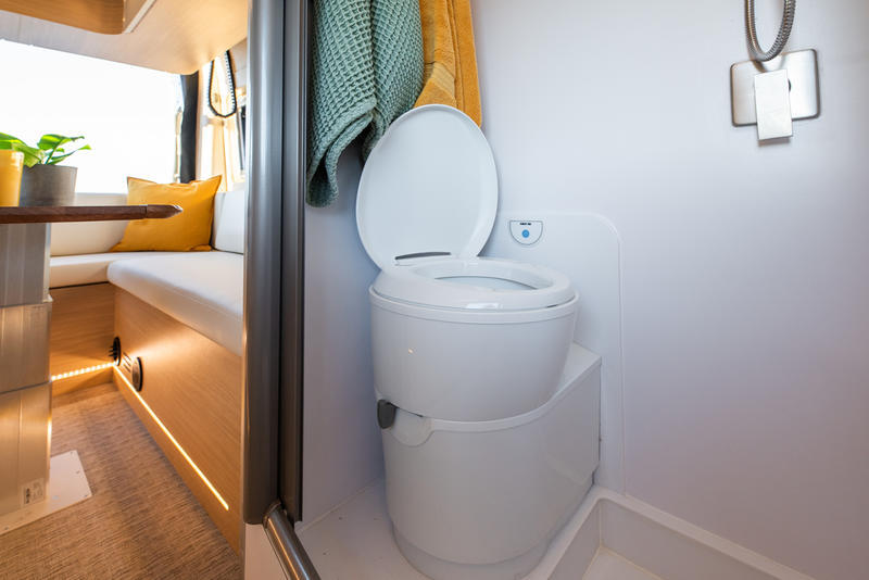 Dallas-Fort-Worth-Noovo Plus rental -wet-bath