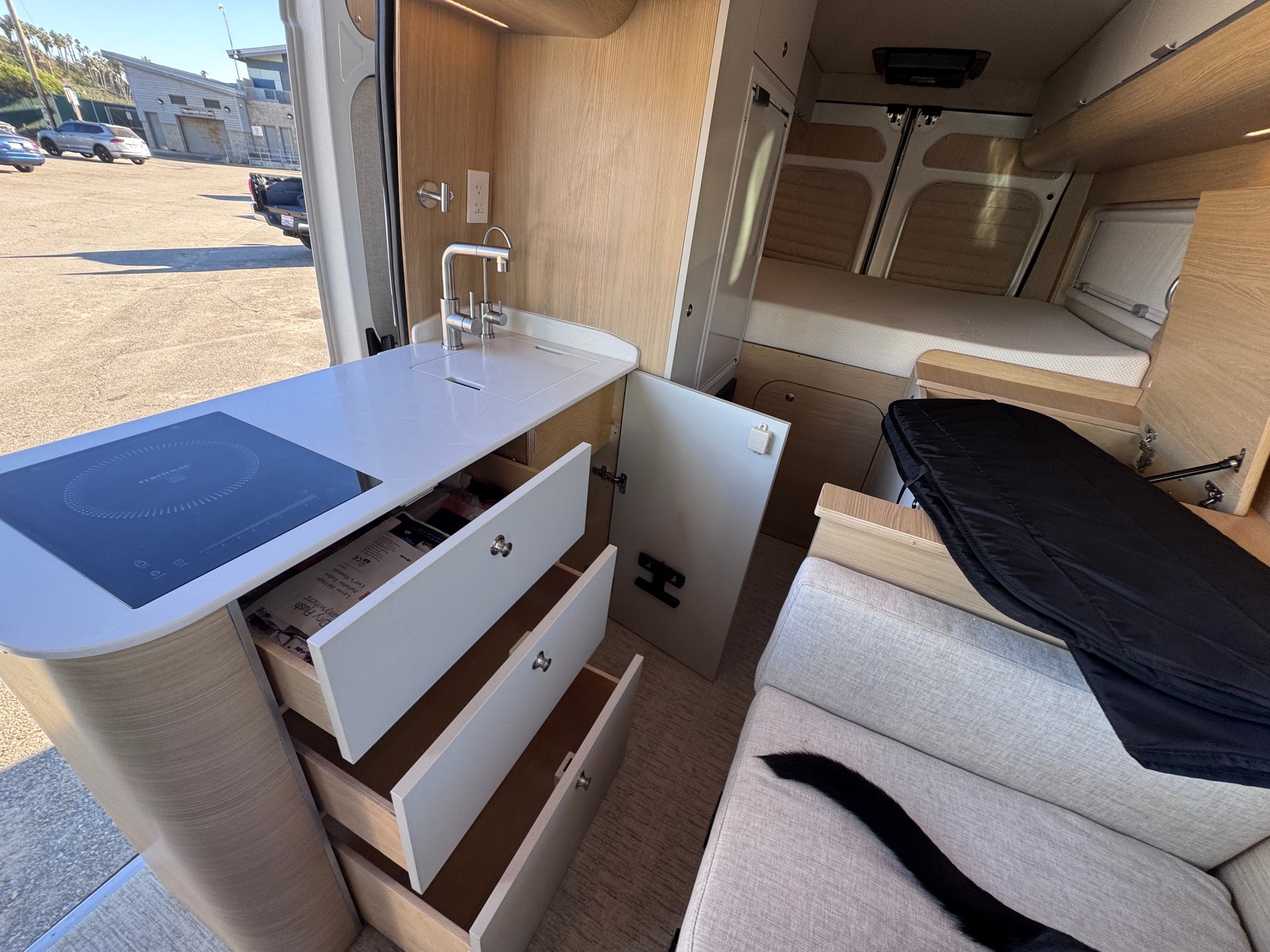 Noovo Lite ktichen cabinets