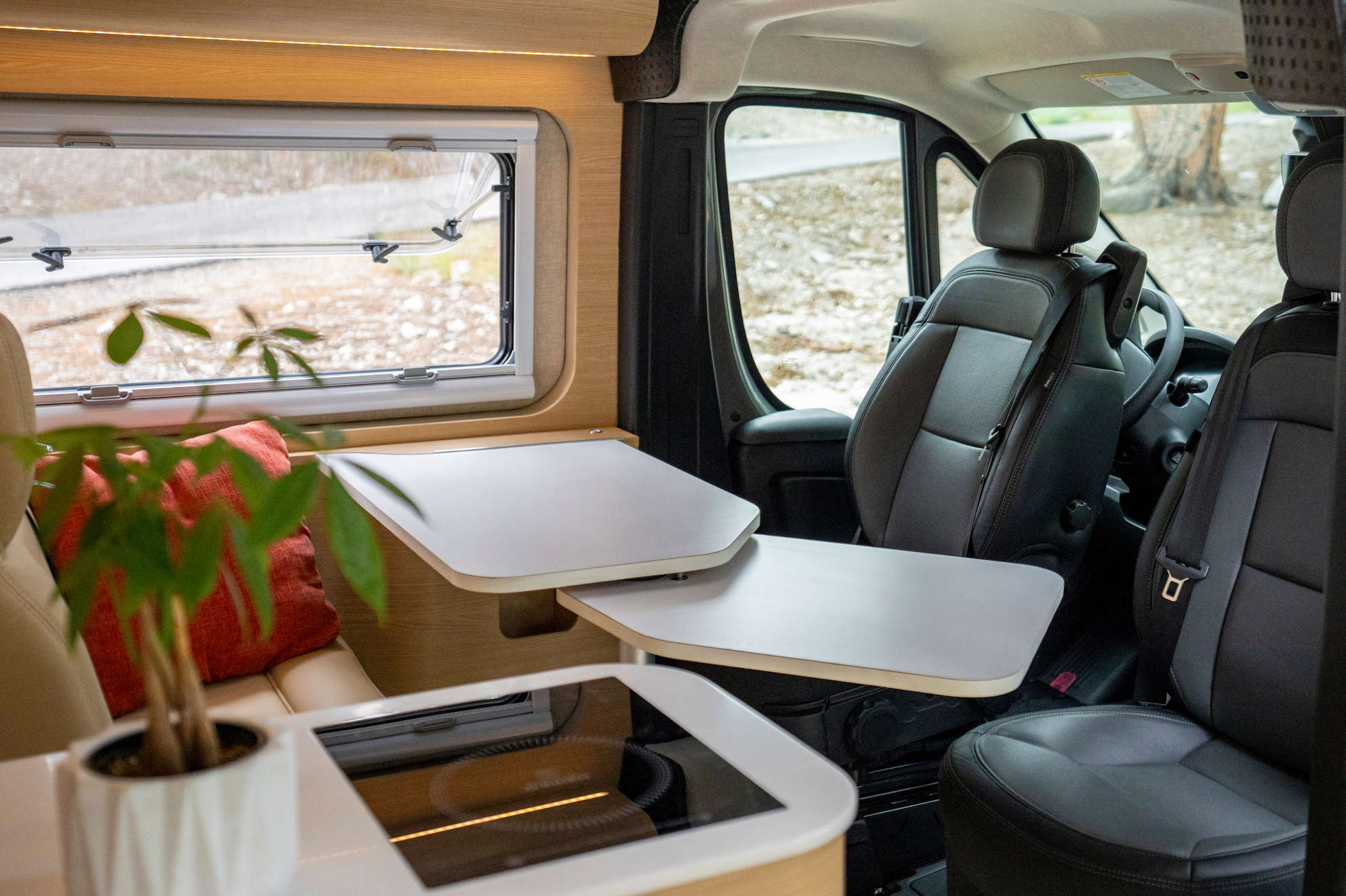Noovo Pop 4 person camper van rental Los Angeles